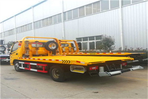 四子王旗附近拖车救援搭电